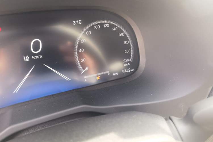 Used Toyota Wildlander 2024 2.0L CVT Two-Wheel Drive Luxury PLUS Edition Odometer Close Up