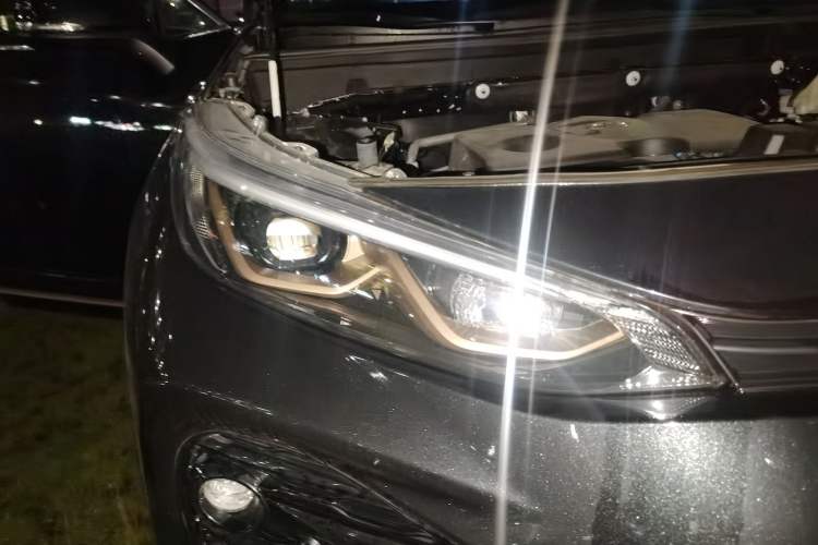 Used Toyota Wildlander 2024 2.0L CVT Two-Wheel Drive Urban Edition Right Front Headlight