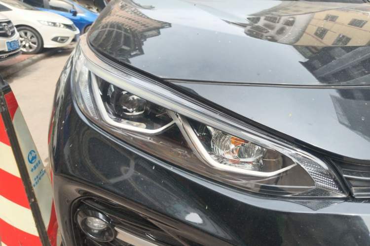 Used Toyota Wildlander 2024 2.0L CVT Two-Wheel Drive Luxury PLUS Edition Right Front Headlight