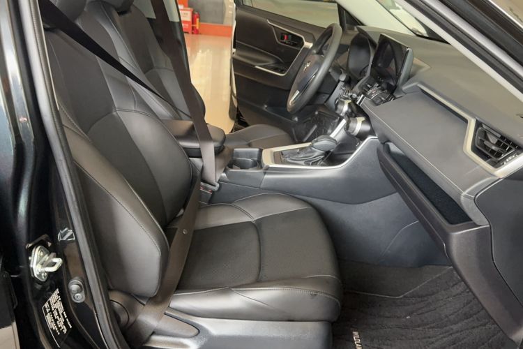 Used Toyota Wildlander 2024 2.0L CVT Two-Wheel Drive Leading Edition Right Front Seat