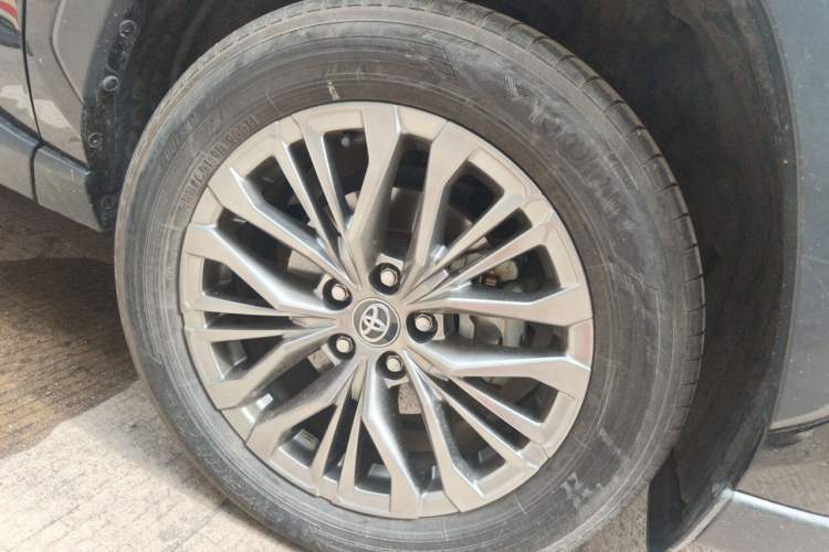 Used Toyota Wildlander 2024 2.0L CVT Two-Wheel Drive Luxury PLUS Edition Right Front Wheel Hub