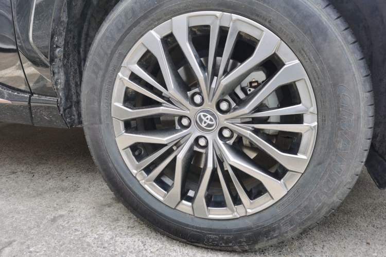 Used Toyota Wildlander 2024 2.0L CVT Two-Wheel Drive Luxury PLUS Edition Right Front Wheel Hub