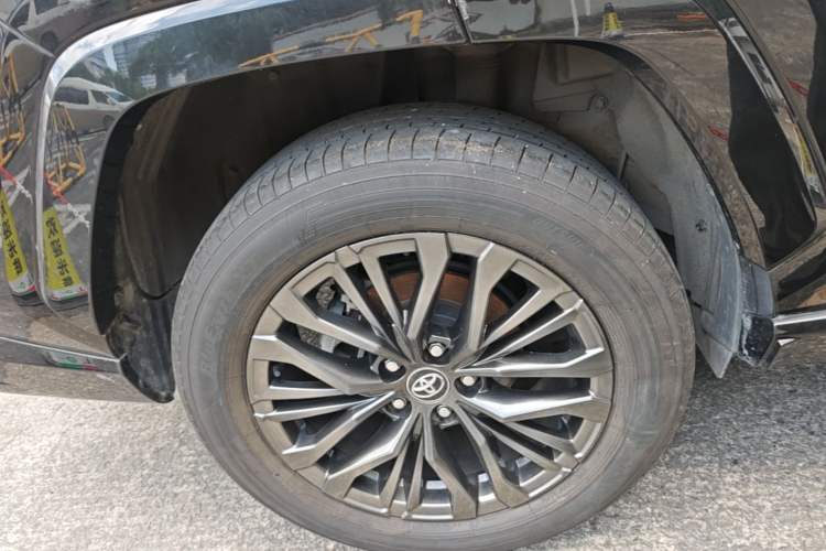 Used Toyota Wildlander 2024 2.0L CVT Two-Wheel Drive Luxury PLUS Edition Right Rear Wheel Hub