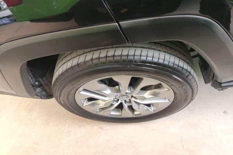 Used Toyota Wildlander 2024 2.0L CVT Two-Wheel Drive Leading Edition Right Rear Wheel Hub