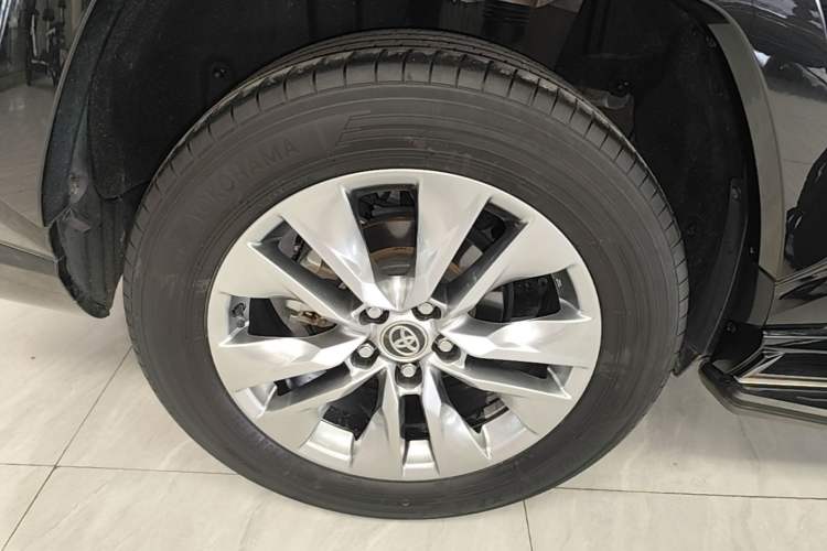 Used Toyota Wildlander 2024 2.0L CVT Two-Wheel Drive Urban Edition Right Rear Wheel Hub