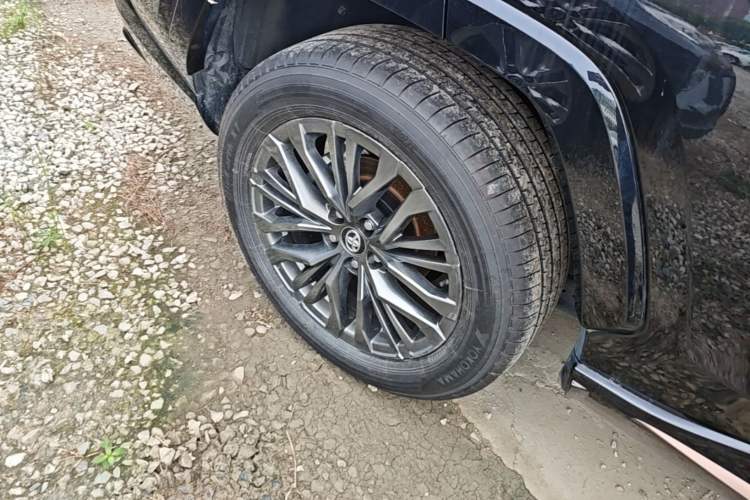 Used Toyota Wildlander 2024 2.0L CVT Two-Wheel Drive Luxury PLUS Edition Right Rear Wheel Hub