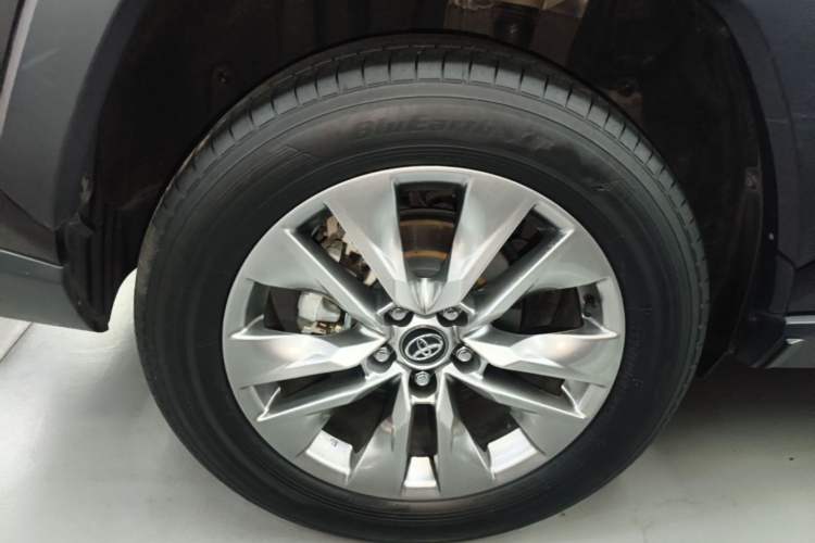 Used Toyota Wildlander 2024 2.0L CVT Two-Wheel Drive Leading Edition Right Rear Wheel Hub