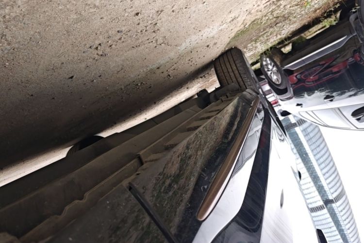 Used Toyota Wildlander 2024 2.0L CVT Two-Wheel Drive Luxury PLUS Edition Right Side Sill