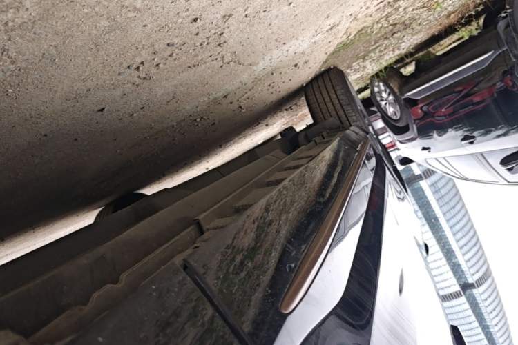 Used Toyota Wildlander 2024 2.0L CVT Two-Wheel Drive Luxury PLUS Edition Right Side Sill