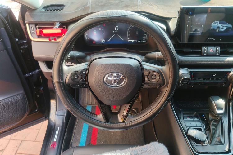 Used Toyota Wildlander 2024 2.0L CVT Two-Wheel Drive Luxury PLUS Edition Steering Wheel