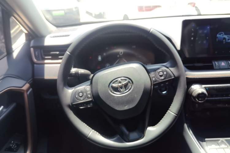 Used Toyota Wildlander 2024 2.0L CVT Two-Wheel Drive Luxury PLUS Edition Steering Wheel