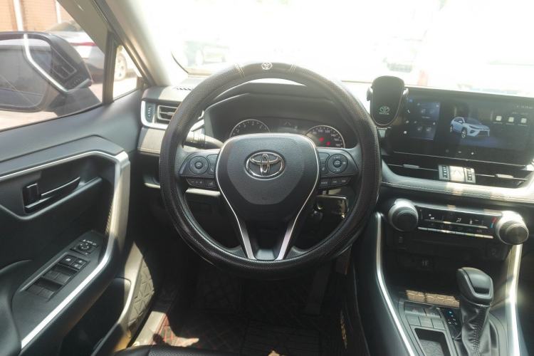 Used Toyota Wildlander 2024 2.0L CVT Two-Wheel Drive Leading Edition Steering Wheel