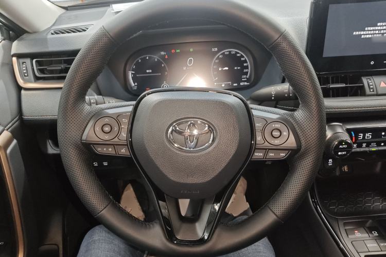 Used Toyota Wildlander 2024 2.0L CVT Two-Wheel Drive Luxury PLUS Edition Steering Wheel