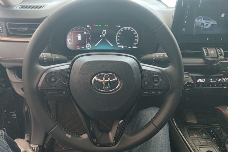 Used Toyota Wildlander 2024 2.0L CVT Two-Wheel Drive Luxury PLUS Edition Steering Wheel