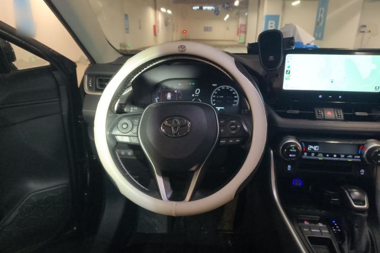 Used Toyota Wildlander 2024 2.0L CVT Two-Wheel Drive Luxury PLUS Edition Steering Wheel