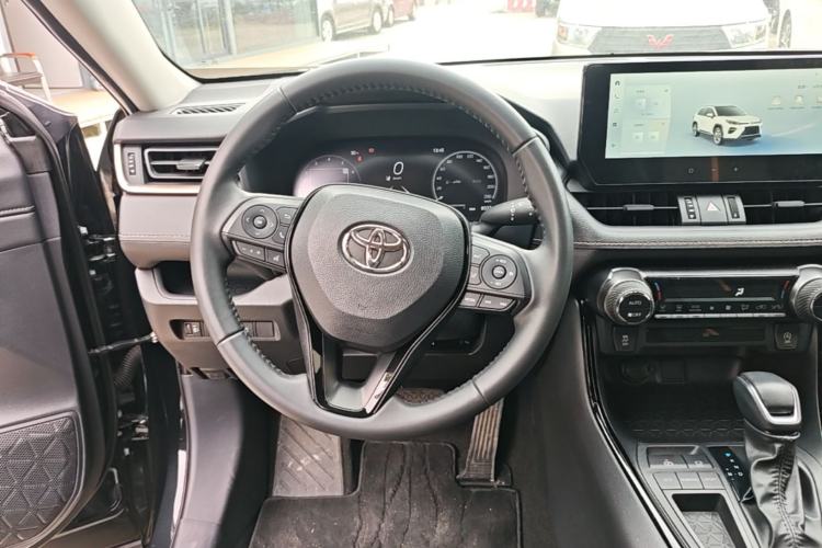 Used Toyota Wildlander 2024 2.0L CVT Two-Wheel Drive Luxury PLUS Edition Steering Wheel