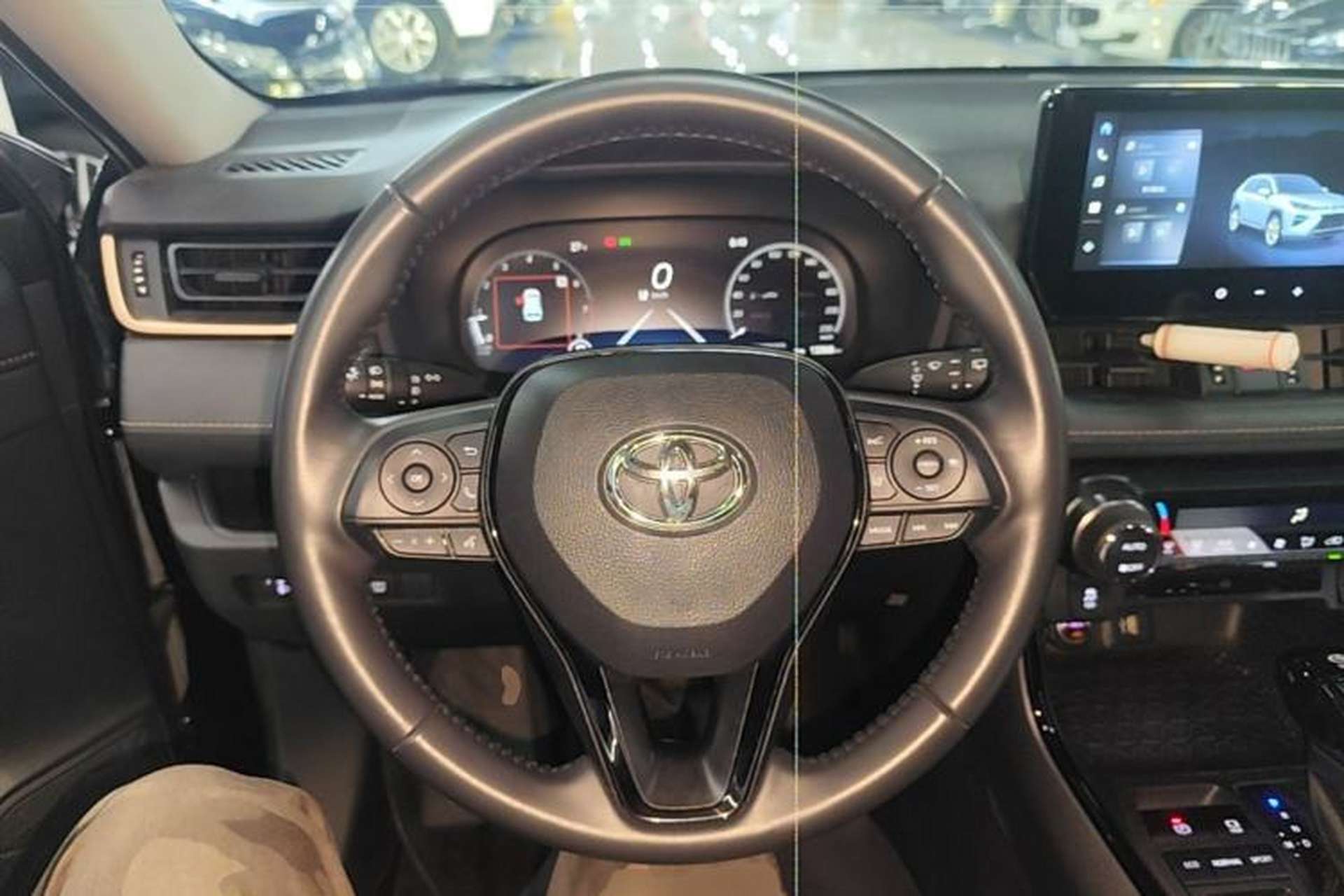 Used Toyota Wildlander 2024 2.0L CVT Two-Wheel Drive Luxury PLUS Edition Steering Wheel