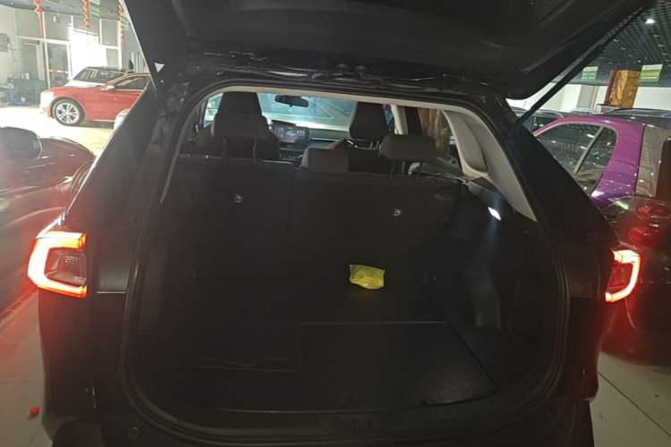 Used Toyota Wildlander 2024 2.0L CVT Two-Wheel Drive Leading Edition Trunk