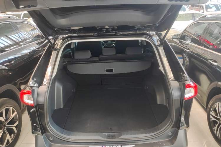 Used Toyota Wildlander 2024 2.0L CVT Two-Wheel Drive Leading Edition Trunk