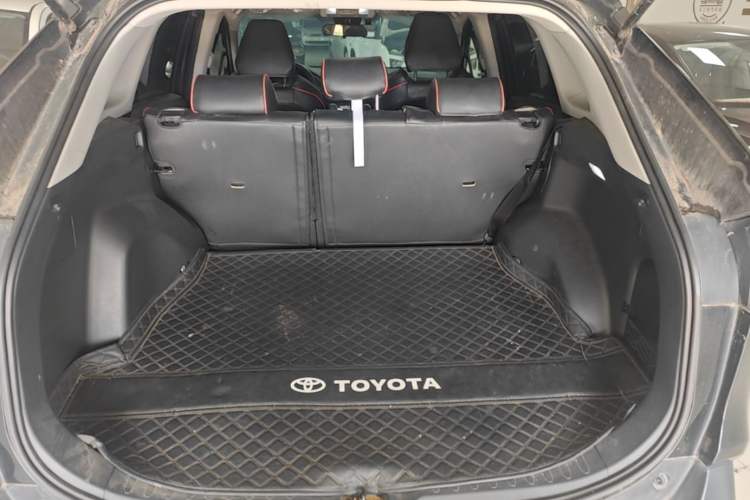 Used Toyota Wildlander 2024 2.0L CVT Two-Wheel Drive Leading Edition Trunk