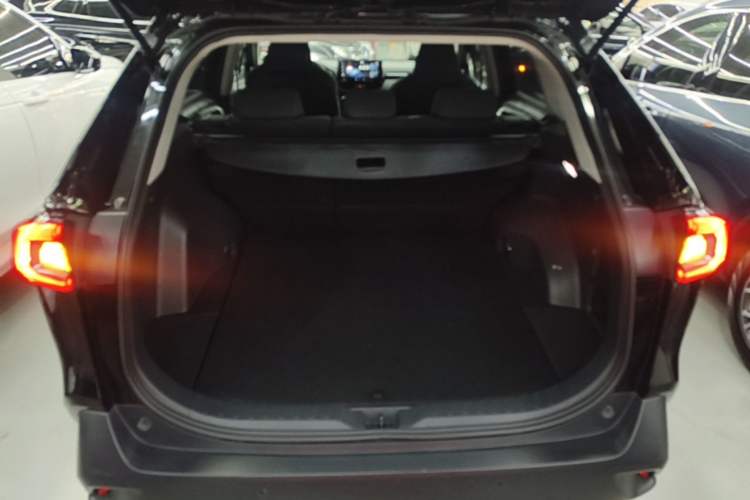 Used Toyota Wildlander 2024 2.0L CVT Two-Wheel Drive Leading Edition Trunk