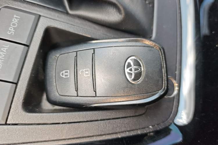 Used Toyota Wildlander 2024 2.0L CVT Two-Wheel Drive Luxury PLUS Edition Vehicle Key