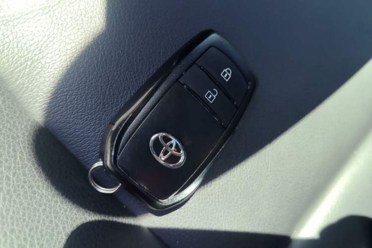 Used Toyota Wildlander 2024 2.0L CVT Two-Wheel Drive Luxury PLUS Edition Vehicle Key