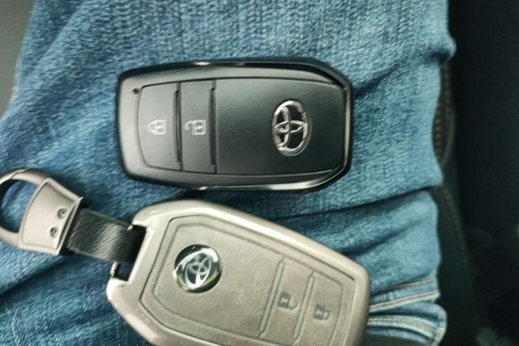 Used Toyota Wildlander 2024 2.0L CVT Two-Wheel Drive Luxury PLUS Edition Vehicle Key
