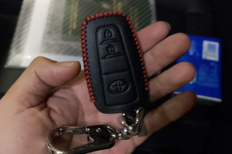 Used Toyota Wildlander 2024 2.0L CVT Two-Wheel Drive Luxury PLUS Edition Vehicle Key