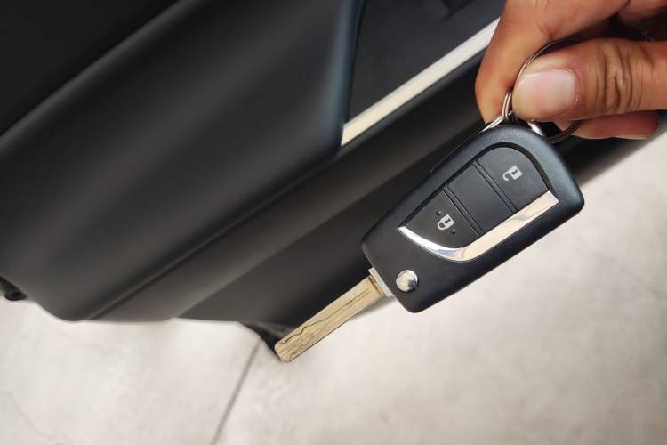 Used Toyota Wildlander 2024 2.0L CVT Two-Wheel Drive Leading Edition Vehicle Key