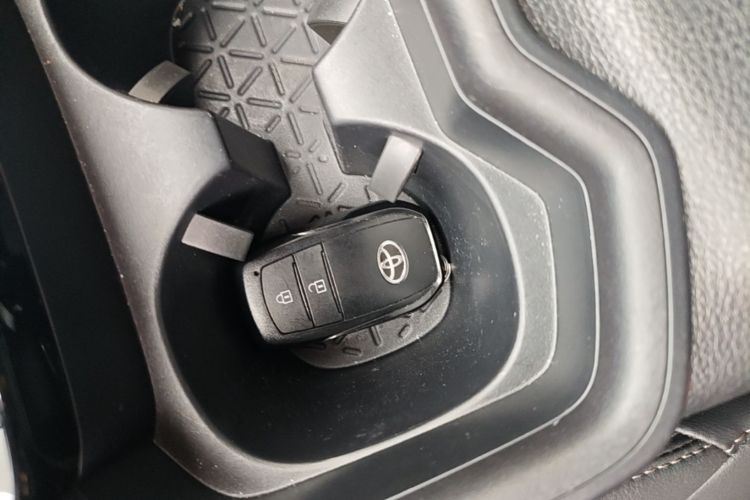 Used Toyota Wildlander 2024 2.0L CVT Two-Wheel Drive Luxury PLUS Edition Vehicle Key