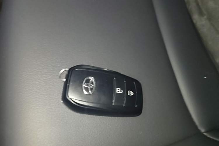 Used Toyota Wildlander 2024 2.0L CVT Two-Wheel Drive Luxury PLUS Edition Vehicle Key