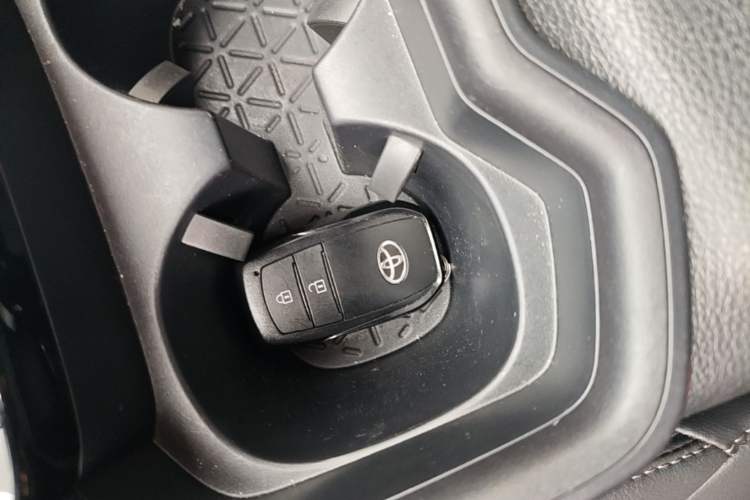 Used Toyota Wildlander 2024 2.0L CVT Two-Wheel Drive Luxury PLUS Edition Vehicle Key