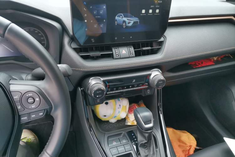 Used Toyota Wildlander 2024 2.0L CVT Two-Wheel Drive Urban Edition Audio And AC Panel