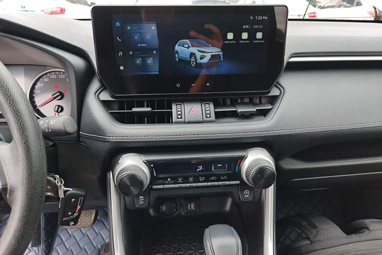 Used Toyota Wildlander 2024 2.0L CVT Two-Wheel Drive Leading Edition Audio And AC Panel