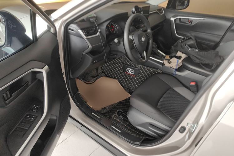 Used Toyota Wildlander 2024 2.0L CVT Two-Wheel Drive Leading Edition Driver Seat