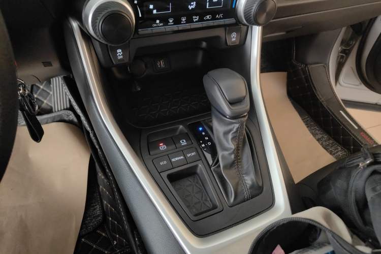 Used Toyota Wildlander 2024 2.0L CVT Two-Wheel Drive Leading Edition Gear Lever