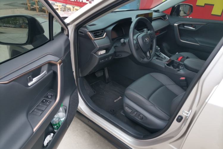 Used Toyota Wildlander 2024 2.0L CVT Two-Wheel Drive Urban Edition Interior 3