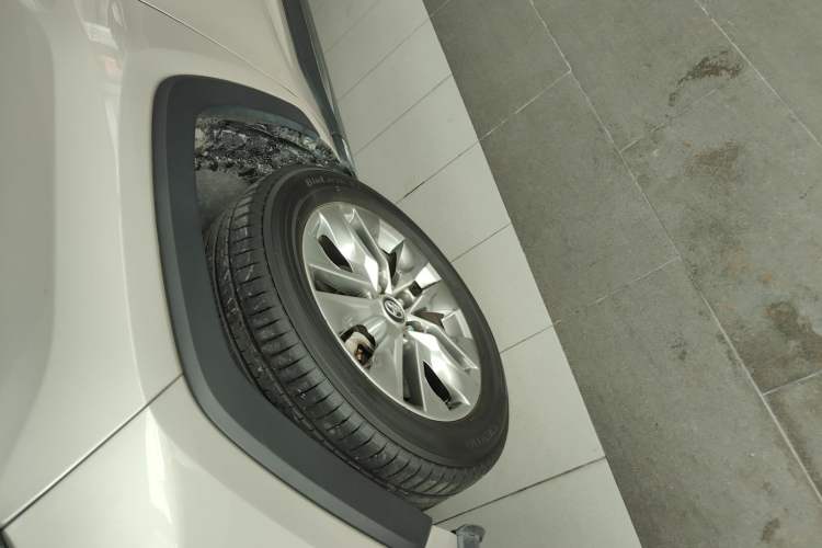 Used Toyota Wildlander 2024 2.0L CVT Two-Wheel Drive Leading Edition Left Front Wheel Hub