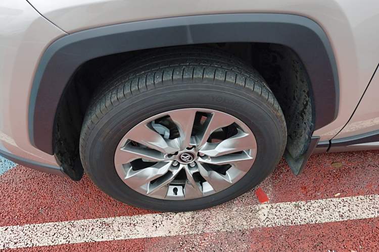Used Toyota Wildlander 2024 2.0L CVT Two-Wheel Drive Leading Edition Left Front Wheel Hub
