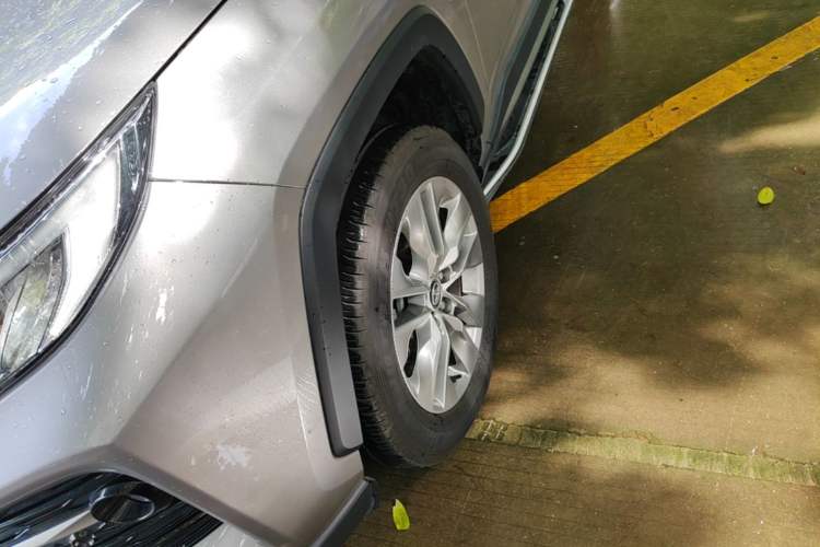 Used Toyota Wildlander 2024 2.0L CVT Two-Wheel Drive Leading Edition Left Front Wheel Hub