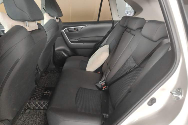 Used Toyota Wildlander 2024 2.0L CVT Two-Wheel Drive Leading Edition Left Rear Seat