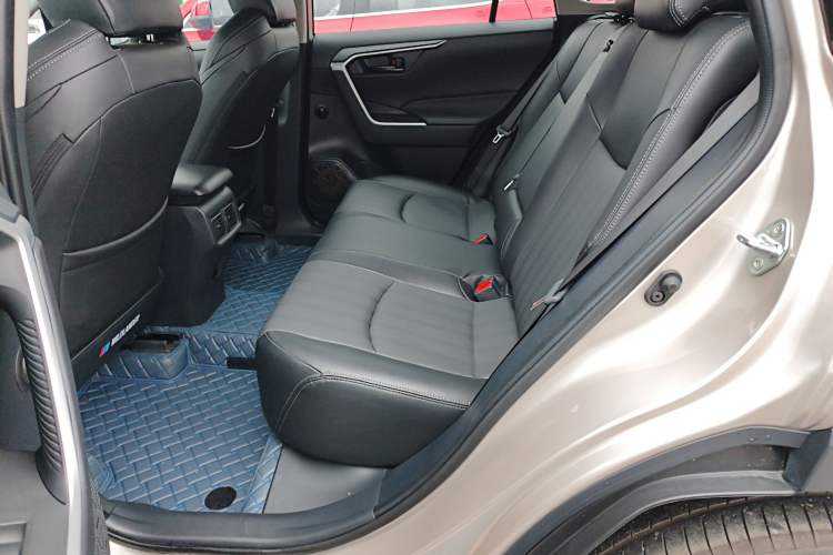 Used Toyota Wildlander 2024 2.0L CVT Two-Wheel Drive Leading Edition Left Rear Seat