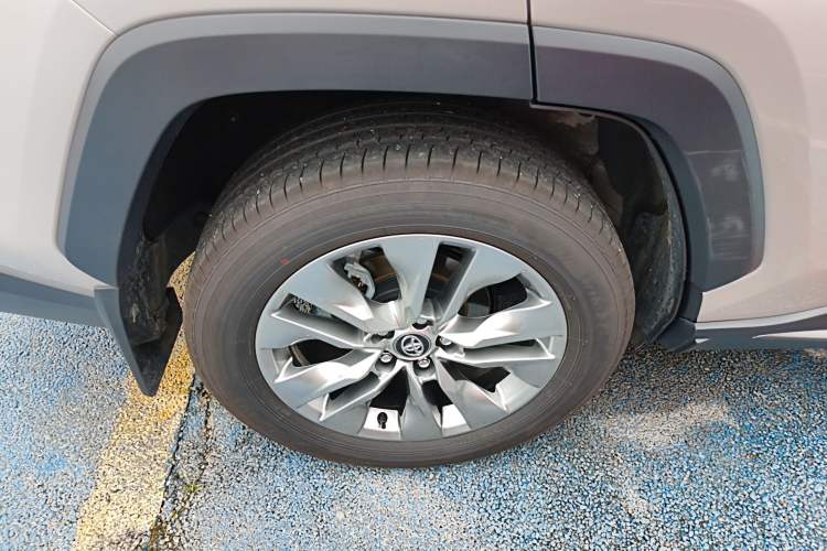 Used Toyota Wildlander 2024 2.0L CVT Two-Wheel Drive Leading Edition Right Rear Wheel Hub