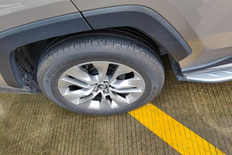 Used Toyota Wildlander 2024 2.0L CVT Two-Wheel Drive Leading Edition Right Rear Wheel Hub