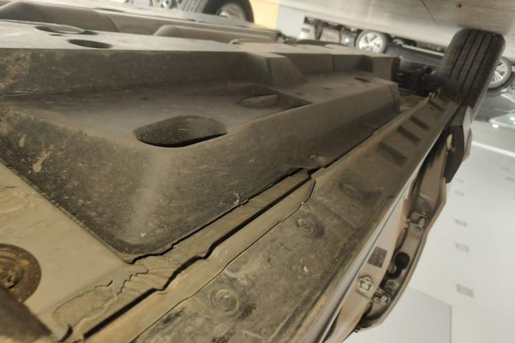 Used Toyota Wildlander 2024 2.0L CVT Two-Wheel Drive Leading Edition Right Side Sill