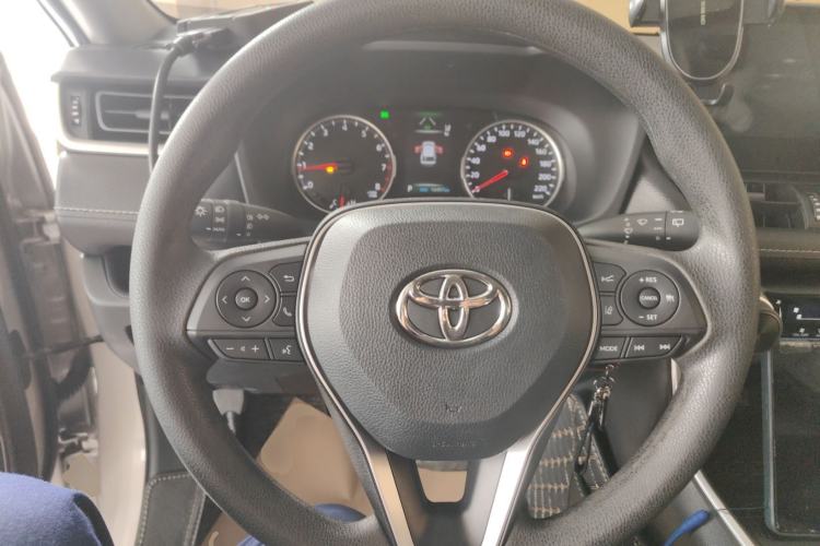 Used Toyota Wildlander 2024 2.0L CVT Two-Wheel Drive Leading Edition Steering Wheel