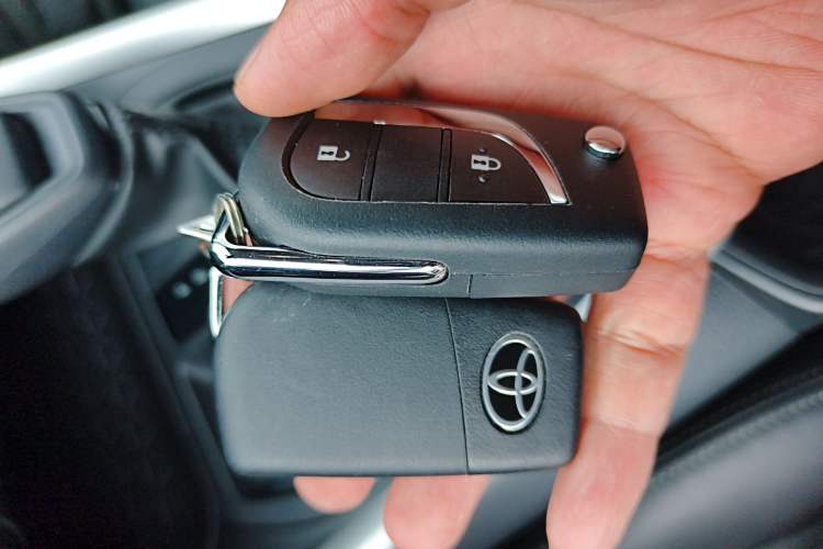 Used Toyota Wildlander 2024 2.0L CVT Two-Wheel Drive Leading Edition Vehicle Key