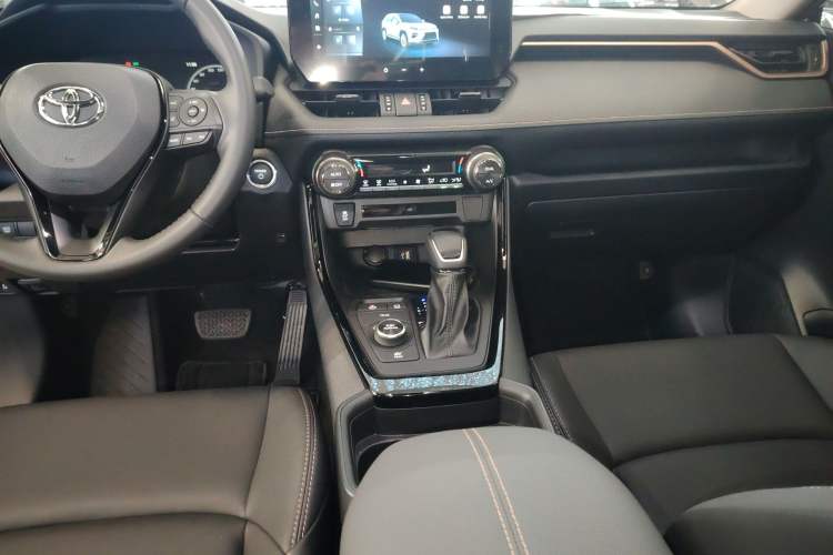Used Toyota Wildlander 2024 Dual-Motor 2.5L E-CVT All-Wheel Drive Luxury PLUS Edition Audio And AC Panel