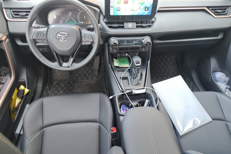 Used Toyota Wildlander 2024 2.0L CVT Two-Wheel Drive Urban Edition Center Console